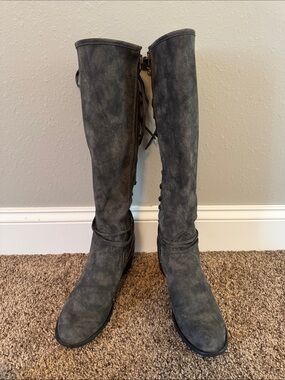 Women’s Gray Knee-High Heeled Boots
